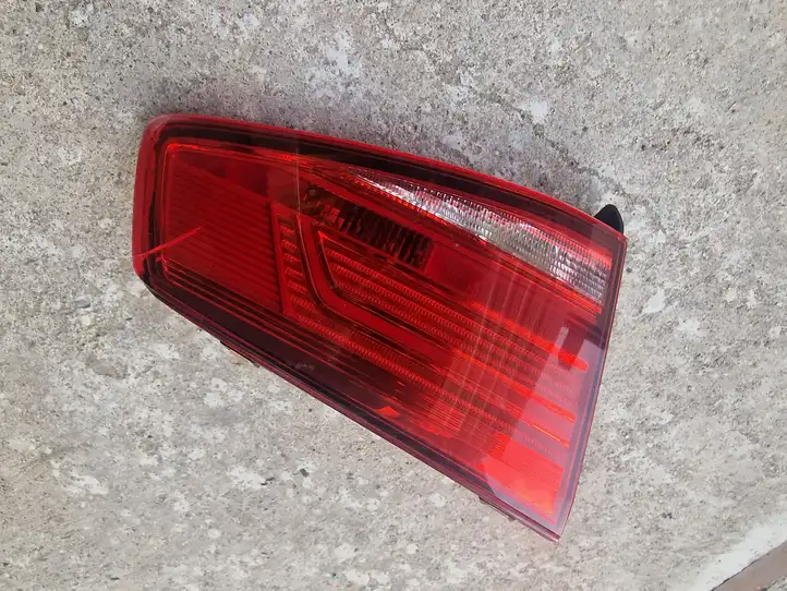 Volkswagen PASSAT B8 (2015 - ) Задний фонарь в крышке багажника — фото 3