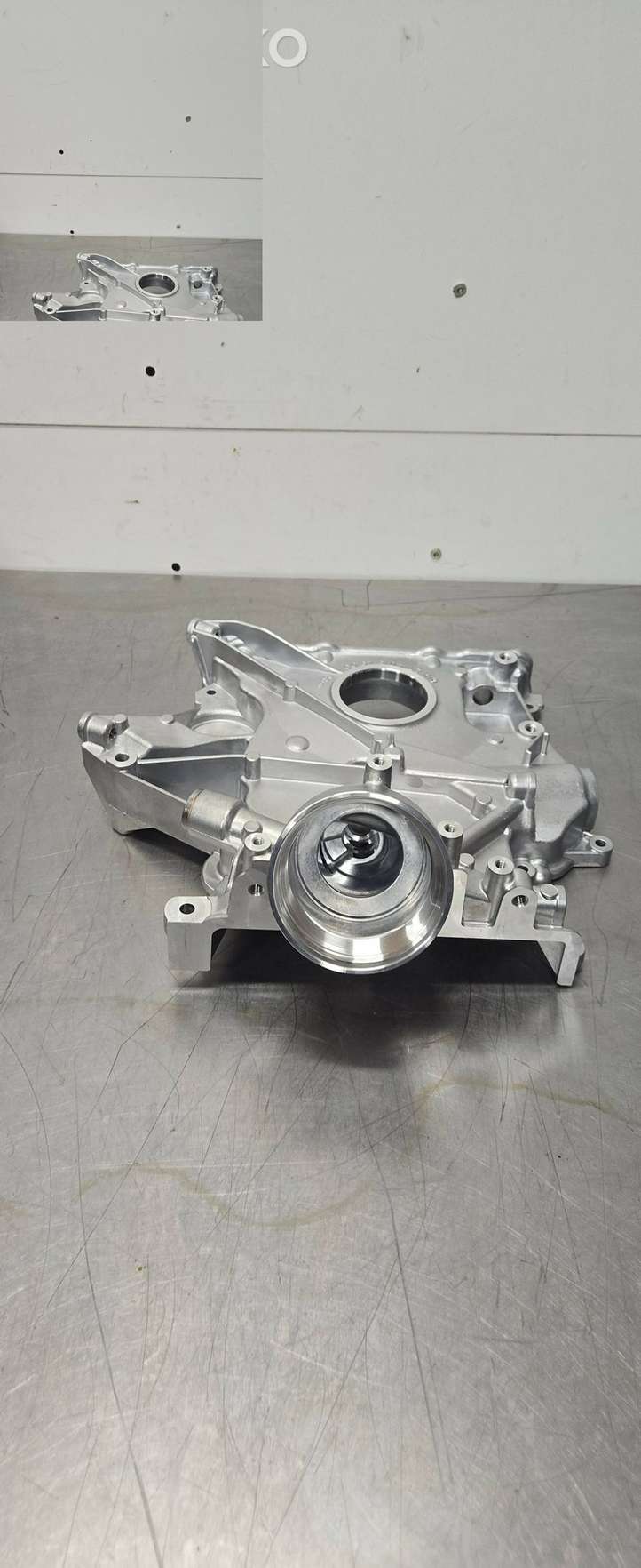 Mercedes-Benz C W205 (2014 - 2021)  A2740152800 Крышка распределительной коробки