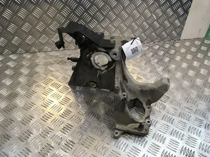 Opel Insignia A (2008 - 2017) 55566003 Кронштейн топливного насоса — фото 1