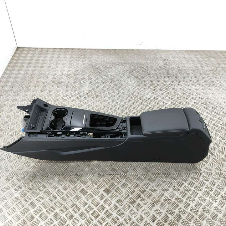 Audi A4 (2019 - )  8W2863241A Комплект салона