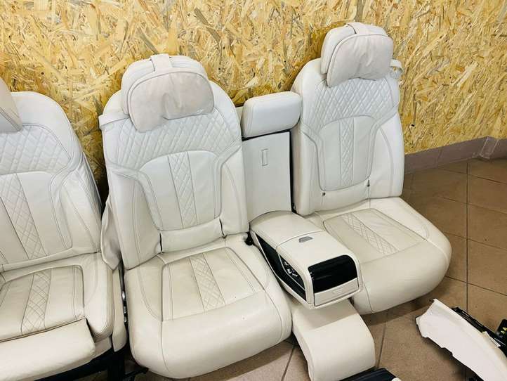 BMW 7 G11 G12 (2015 - 2022)   Комплект салона