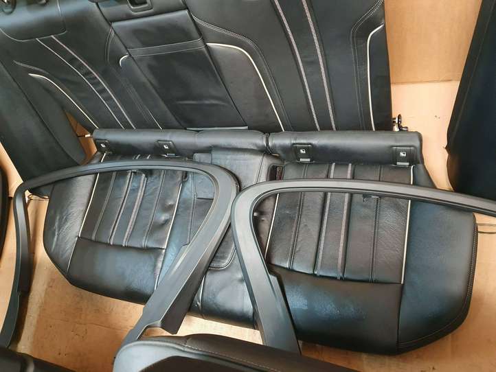 BMW 5 G30 G31 (2016 - )   Комплект салона