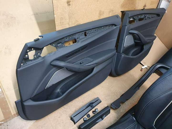 BMW 5 G30 G31 (2016 - )   Комплект салона