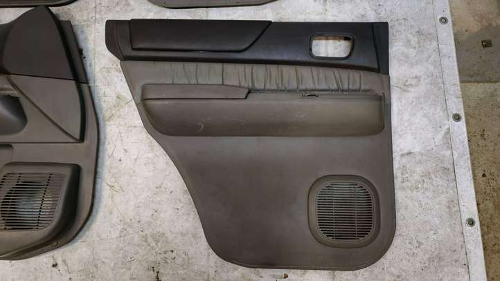 Nissan Patrol (1997 - 2010)  80977VB010 Комплект отделки дверей