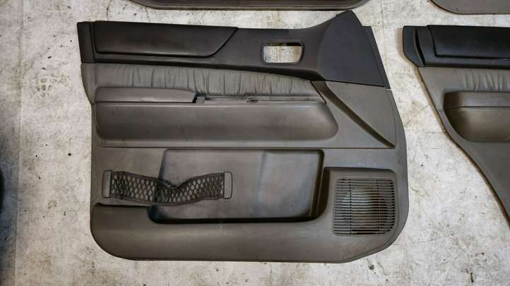 Nissan Patrol (1997 - 2010)  80977VB010 Комплект отделки дверей