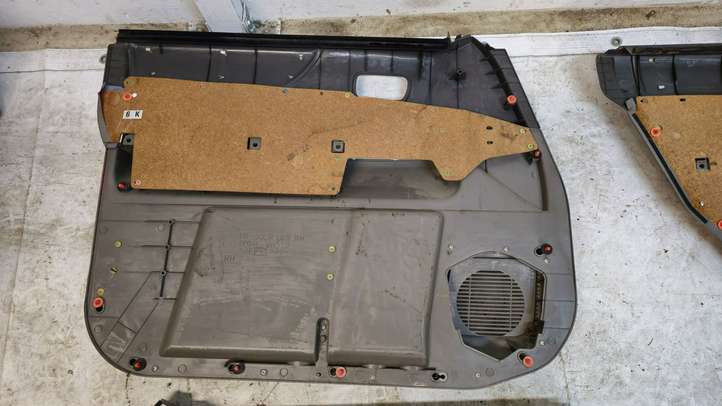 Nissan Patrol (1997 - 2010)  80977VB010 Комплект отделки дверей