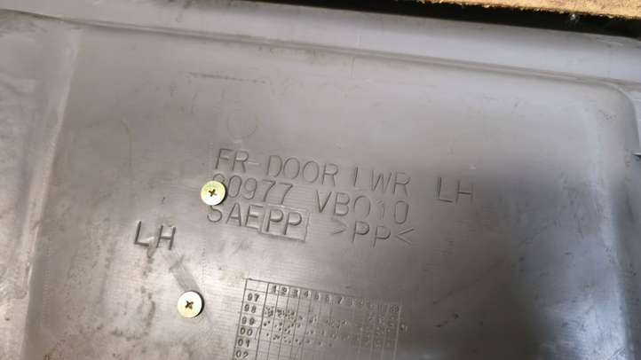 Nissan Patrol (1997 - 2010)  80977VB010 Комплект отделки дверей