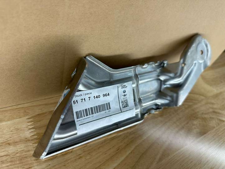 BMW M6 E63/E64 (2004 - 2010)   Кронштейн переднего подкрыльника