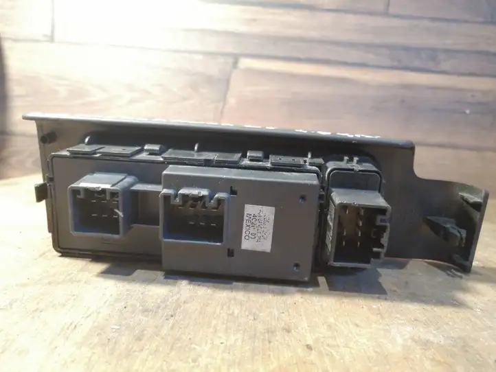 Land Rover Freelander (2003 - 2006) Кнопка стеклоподъемников — фото 2