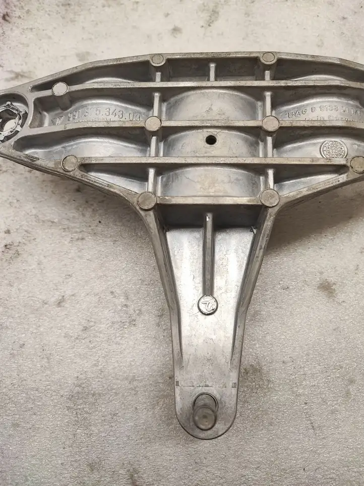 Porsche 911 991 (2011 - 2019) 99137534303 Кронштейн переднего редуктора — фото 6