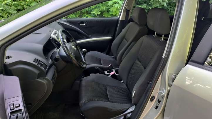 Toyota Corolla Verso AR10 (2004 - 2009)   Комплект отделки дверей