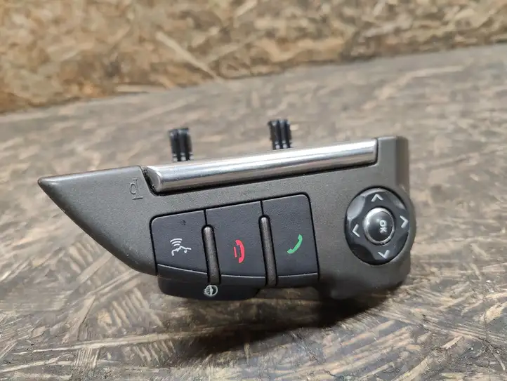 Land Rover Discovery 4 - LR4 (2009 - 2013) AH2213D767EB Кнопки на рулевом колесе — фото 1