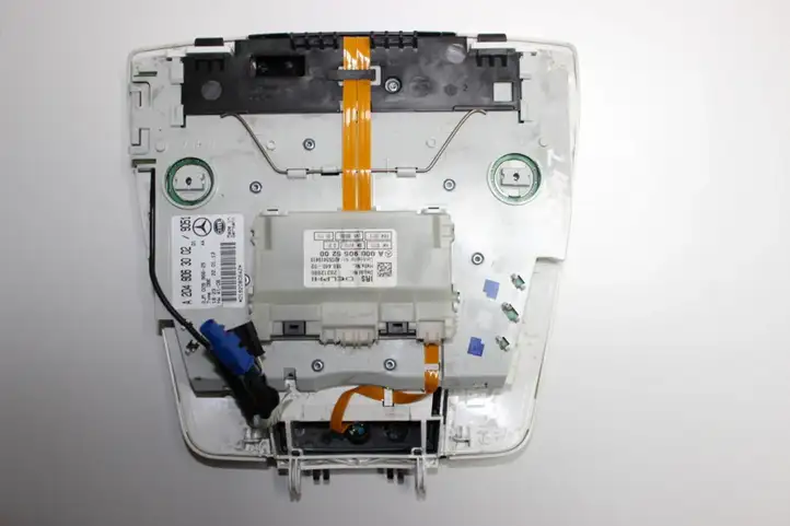 Mercedes-Benz C W204 (2007 - 2014) A2049063002 Передняя подсветка — фото 4