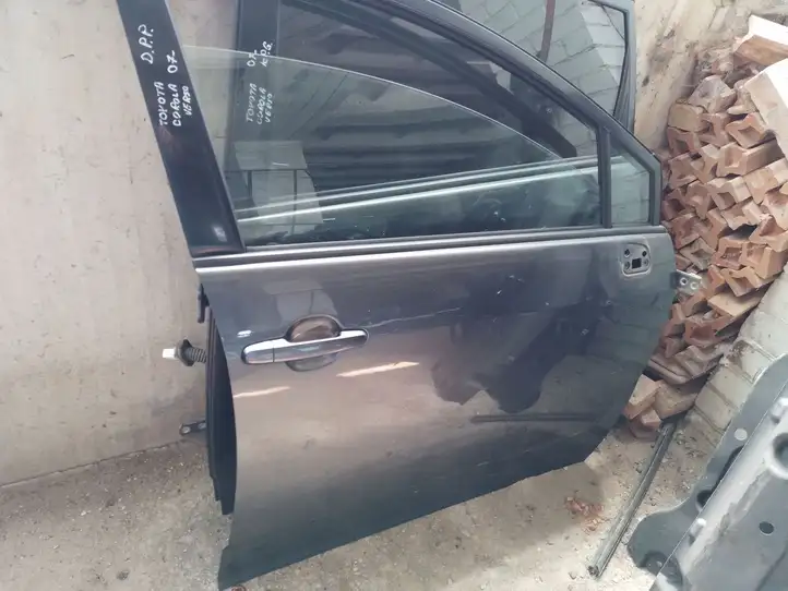 Toyota Corolla Verso E121 (2004 - 2007) Дверь — фото 2