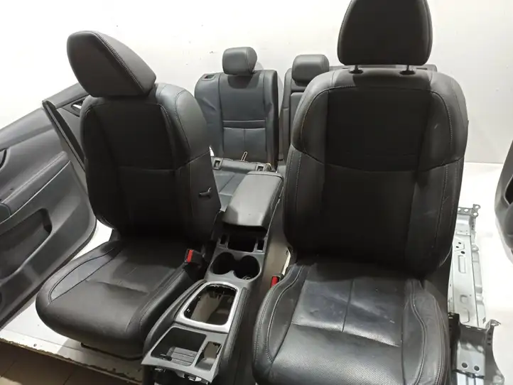 Nissan Qashqai (2013 - 2017) Комплект салона — фото 6