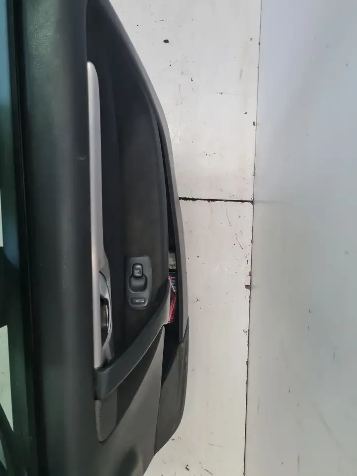 Volvo S60 (2000 - 2004) Дверь — фото 2