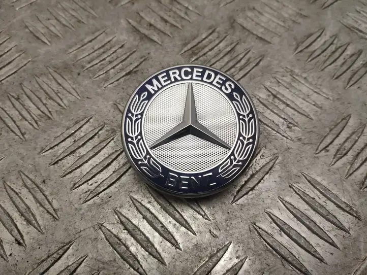 Mercedes-Benz C W204 (2007 - 2014) A2048170616 Эмблема производителя — фото 1