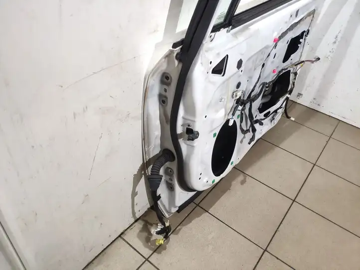 Toyota Avensis T270 (2012 - 2015) Дверь — фото 6