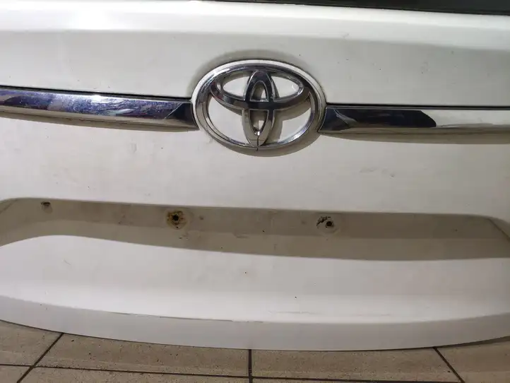 Toyota Avensis T270 (2012 - 2015) Крышка багажника — фото 7
