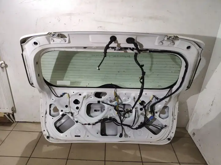 Toyota Avensis T270 (2012 - 2015) Крышка багажника — фото 9