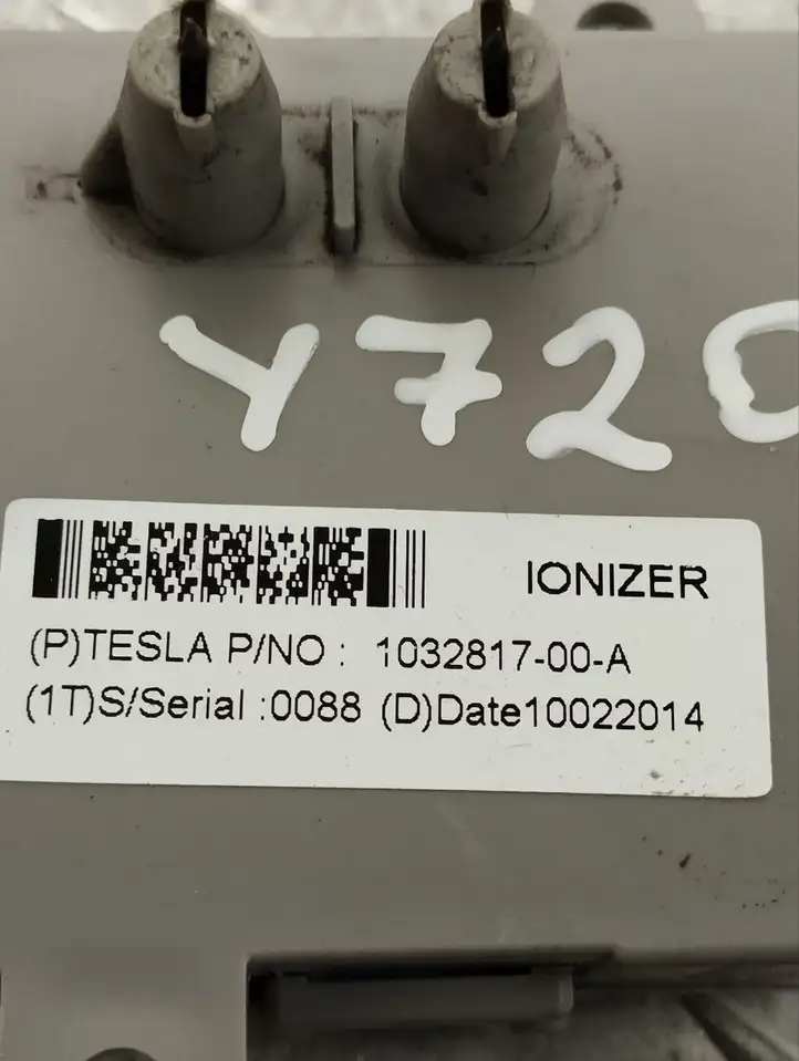 Tesla Model S (2012 - 2016) 103281700A Прочие блоки управления — фото 3