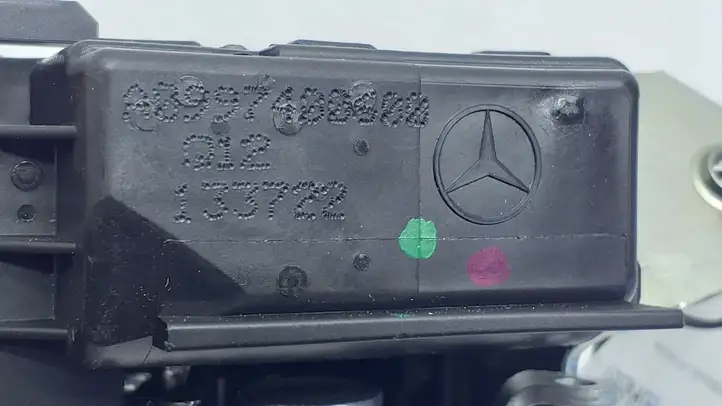 Mercedes-Benz GLA H247 (2020 - ) A0997400600 Замок крышки багажника — фото 2