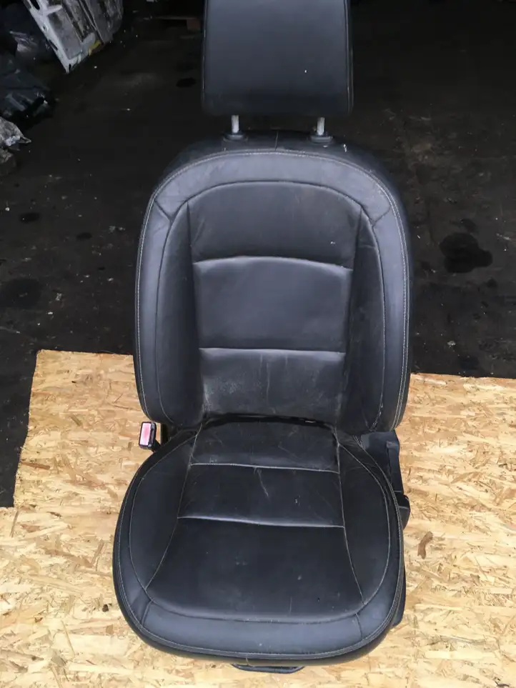 Nissan Qashqai (2006 - 2010) Переднее сиденье водителя — фото 1