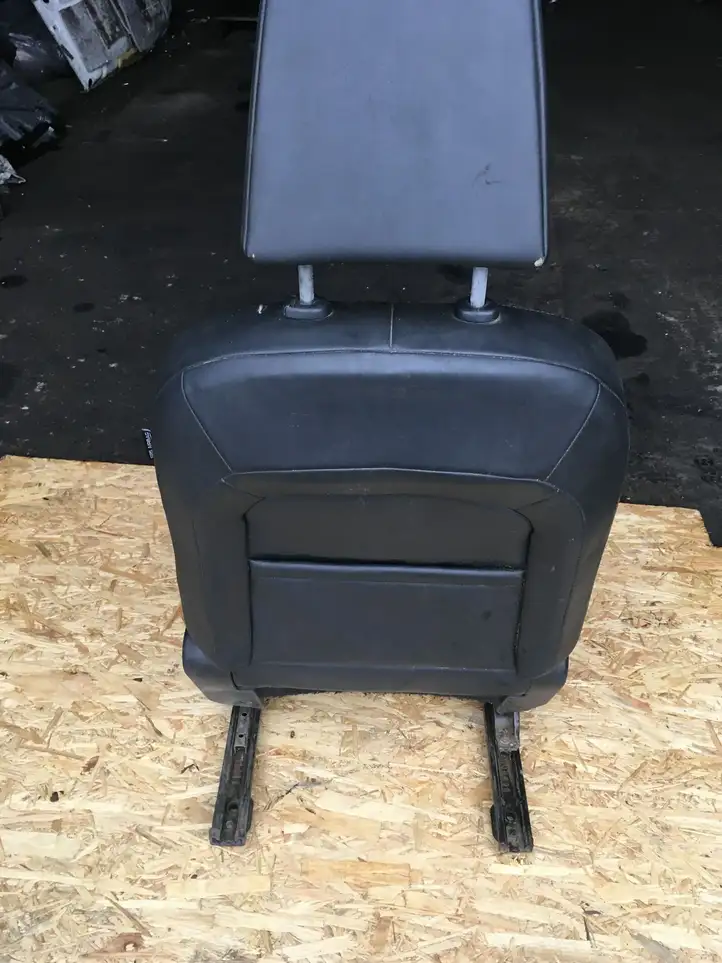 Nissan Qashqai (2006 - 2010) Переднее сиденье водителя — фото 3