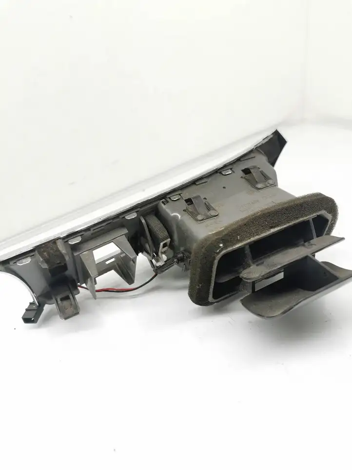 Audi A6 S6 C6 4F (2004 - 2008) 4F1820901C Боковой воздушный дефлектор — фото 4