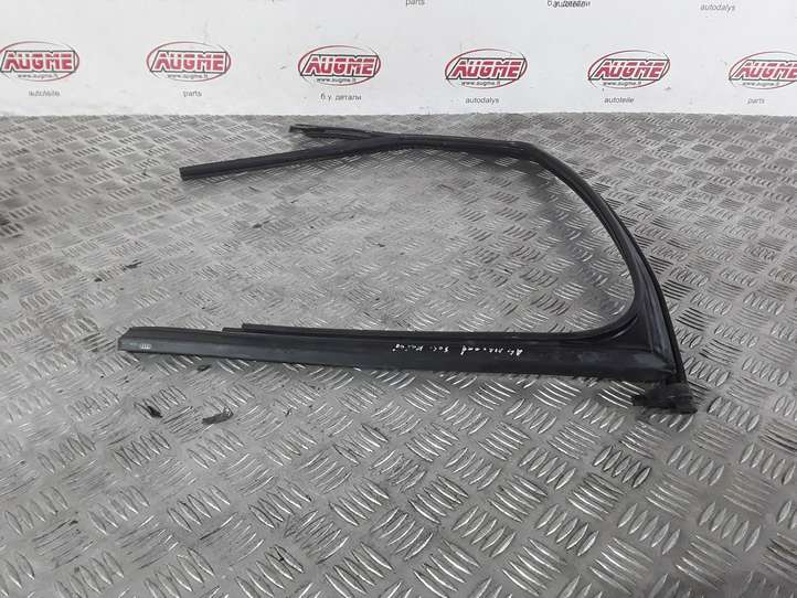 Audi A4 allroad (2009 - 2011)  8K9839439F Уплотнительная резина стекла задней двери