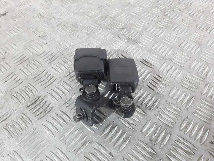 Audi A4 allroad (2009 - 2011)  8K0857739B Задний средний замок ремня