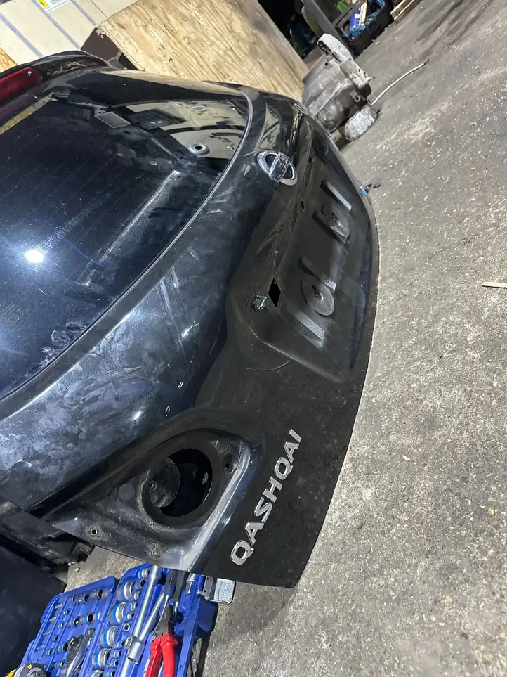 Nissan Qashqai (2013 - 2017) Крышка багажника — фото 3