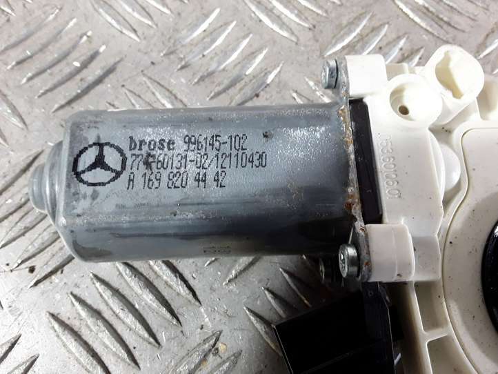 Mercedes-Benz B-class W245 (2008 - 2011)  A1698204442 электродвигатель переднего стеклоподъемника