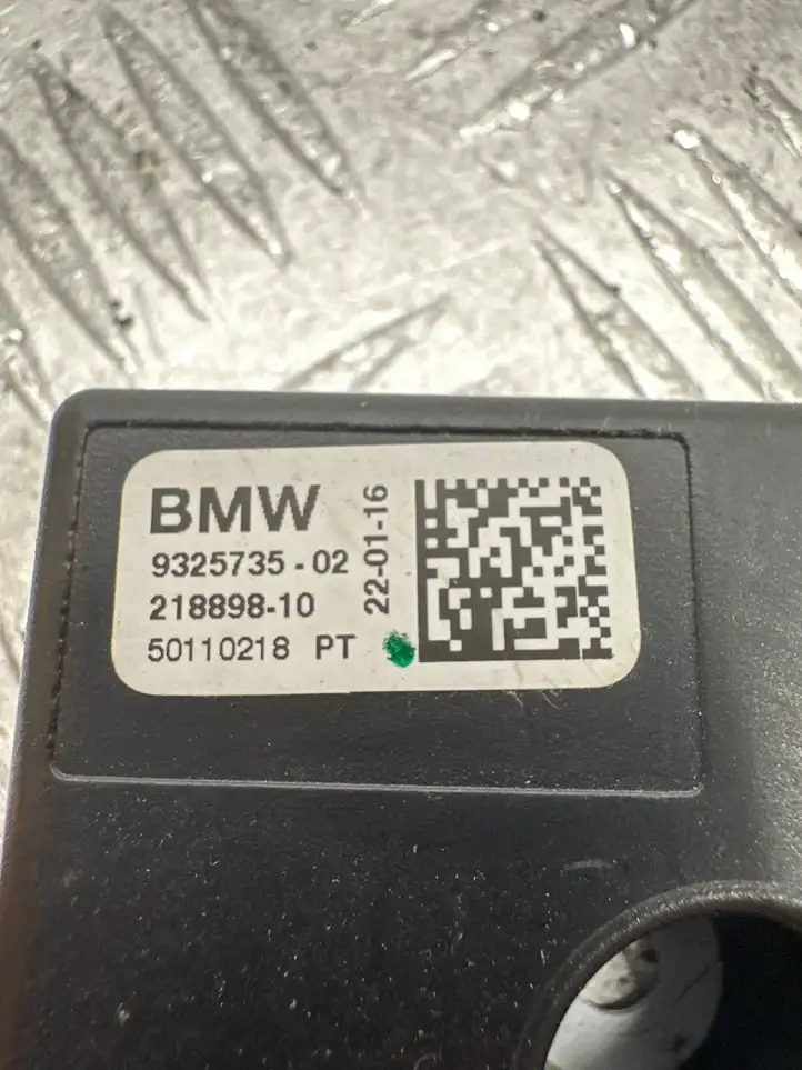 BMW 3 F30 F35 F31 (2012 - 2018) 9325735 Усилитель антенны — фото 2