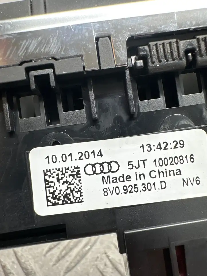 Audi A3/S3 8V (2012 - 2016) 8V0925301D Прочие блоки управления — фото 3