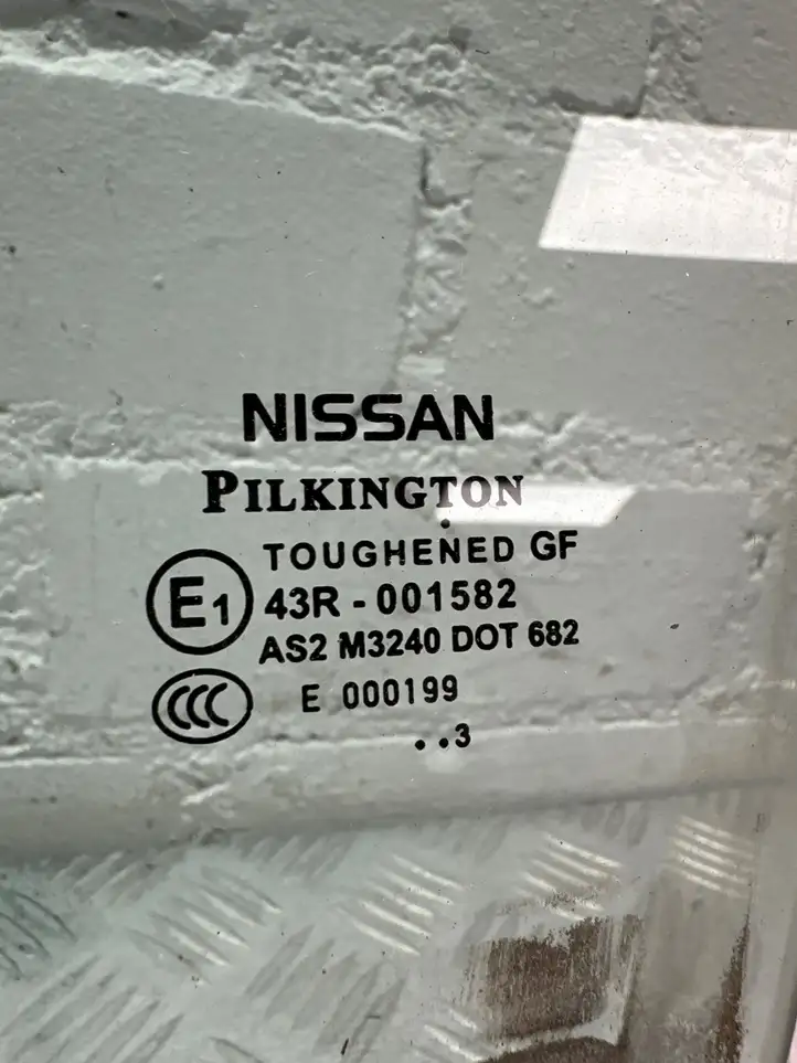 Nissan Qashqai (2013 - 2017) Стекло передней двери — фото 2