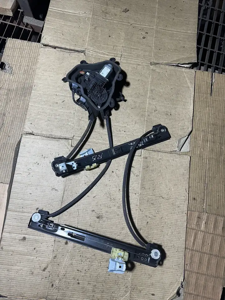 Seat Ibiza IV (6J,6P) (2008 - 2017) 6R0959802N Электростеклоподъемник передний (комплект) — фото 2
