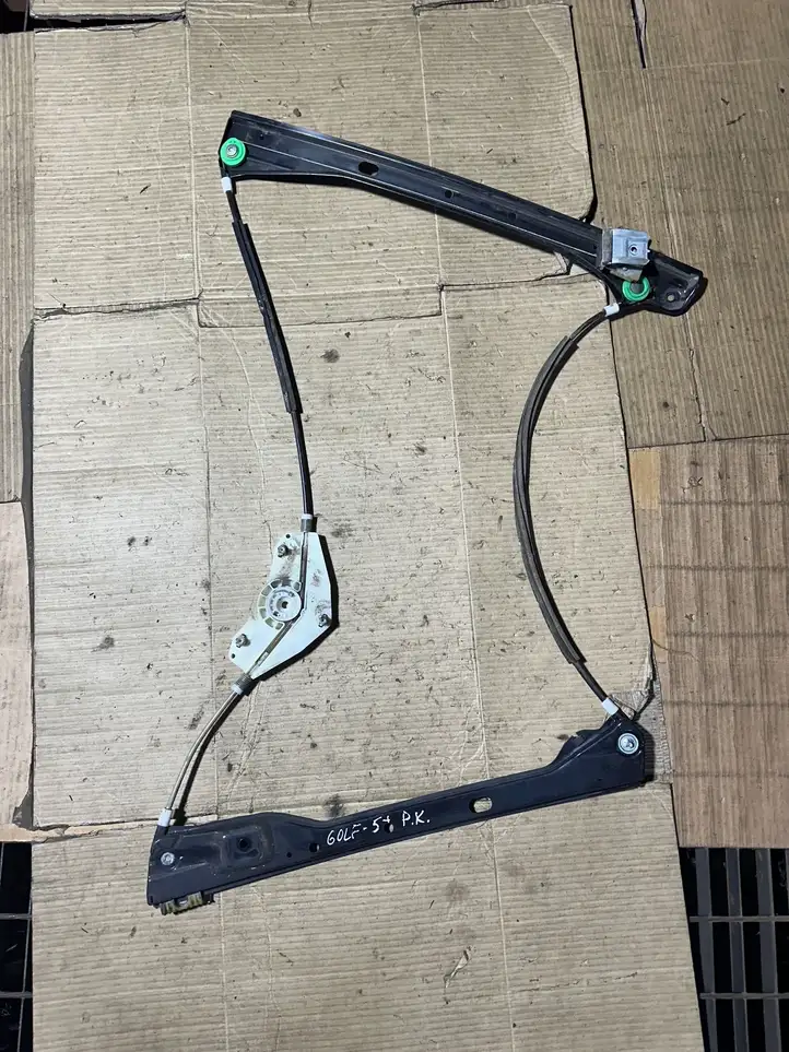 Volkswagen Golf Plus (2004 - 2008) 998574102 Стеклоподъемник передней двери (без мотора) — фото 1
