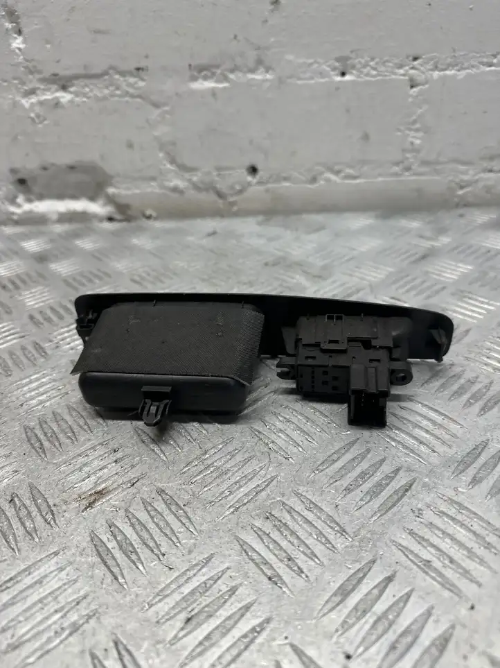 Nissan Qashqai (2006 - 2010) 25411jd000 Блок кнопок стеклоподъемников — фото 2