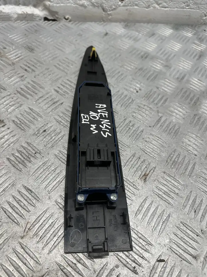 Toyota Avensis T270 (2009 - 2012) 7423205210 Блок кнопок стеклоподъемников — фото 2