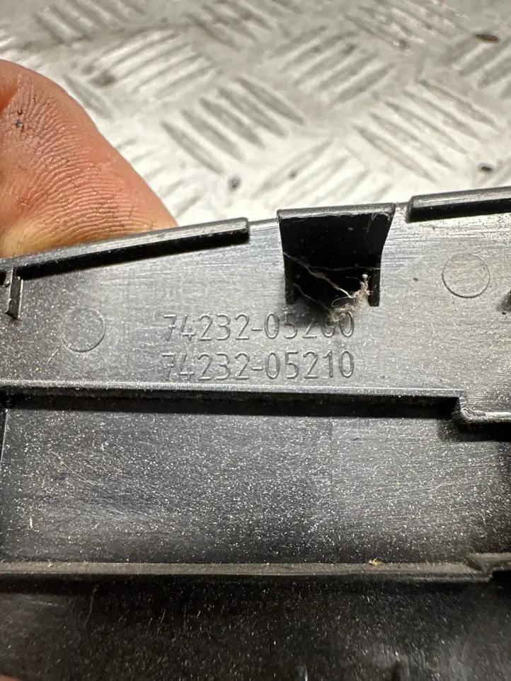 Toyota Avensis T270 (2009 - 2012) 7423205210 Блок кнопок стеклоподъемников — фото 3