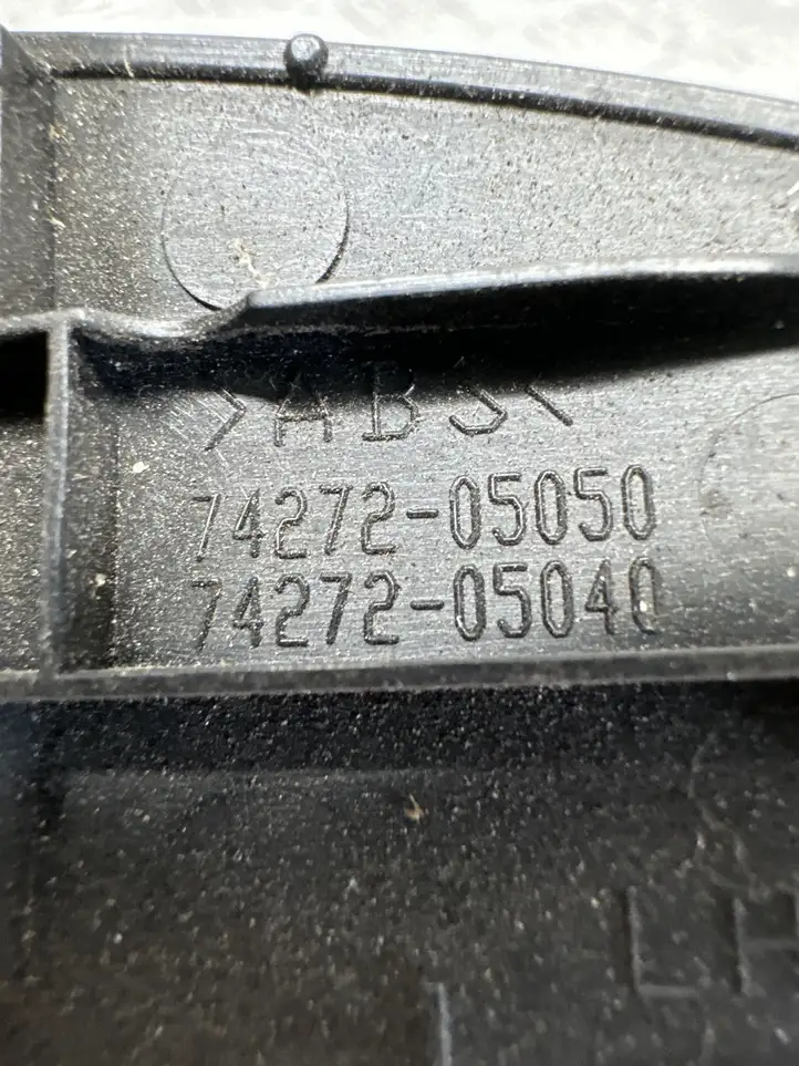 Toyota Avensis T270 (2009 - 2012) 7427205040 Блок кнопок стеклоподъемников — фото 3