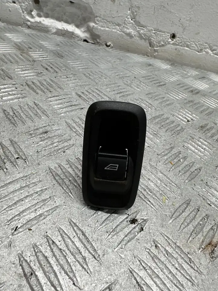 Ford Fiesta (2009 - 2012) 8A6T14529AB Кнопка стеклоподъемников — фото 1