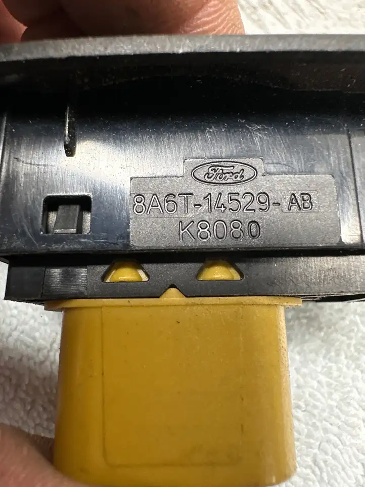 Ford Fiesta (2009 - 2012) 8A6T14529AB Кнопка стеклоподъемников — фото 3