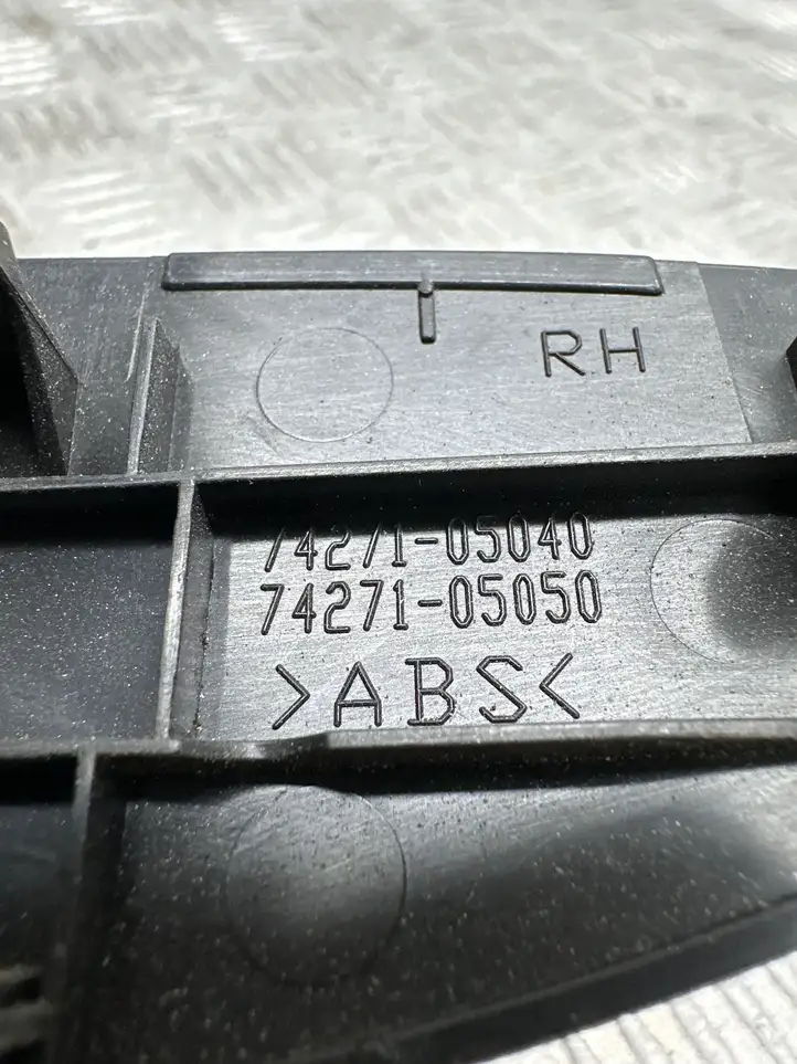 Toyota Avensis T270 (2009 - 2012) 7427105050 Блок кнопок стеклоподъемников — фото 3