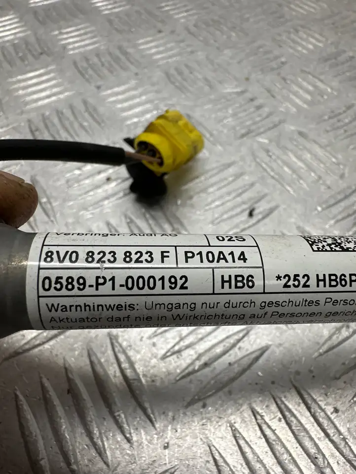 Audi A3/S3 8V (2012 - 2016) 8V0823823F Подушка безопасности пешехода — фото 3