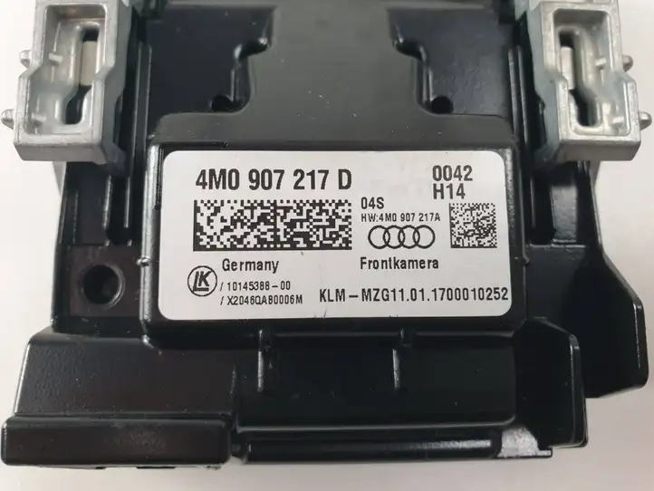 Audi Q7 4M (2015 - ) 4M0907217D Камера в лобовом стекле — фото 7