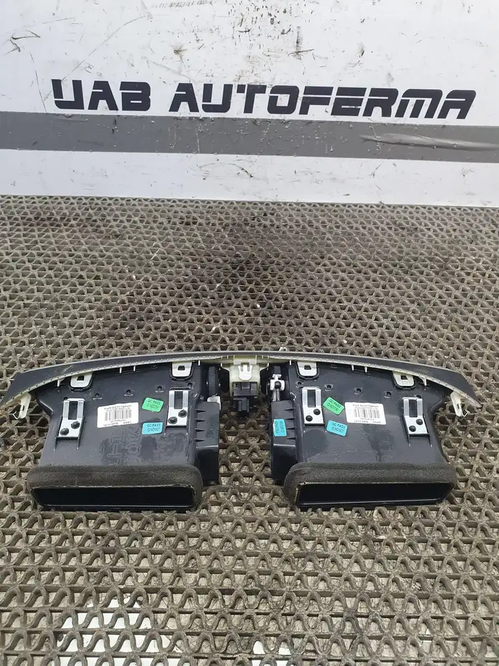 Nissan Qashqai (2013 - 2017) 687504EA0A Центральный воздушный дефлектор — фото 4
