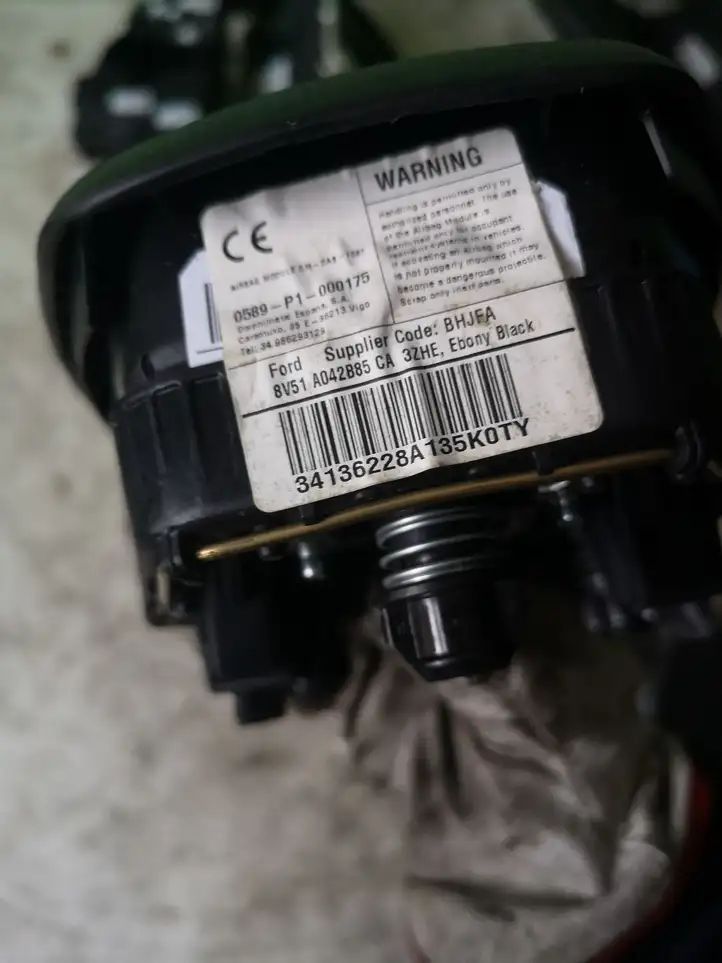 Ford Fiesta (2013 - 2017) 8V51A042B85CA Подушка безопасности руля — фото 2