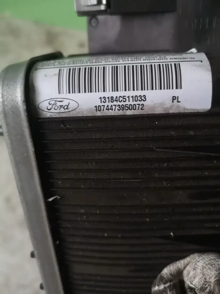 Ford Fiesta (2013 - 2017) Коленная подушка безопасности — фото 2
